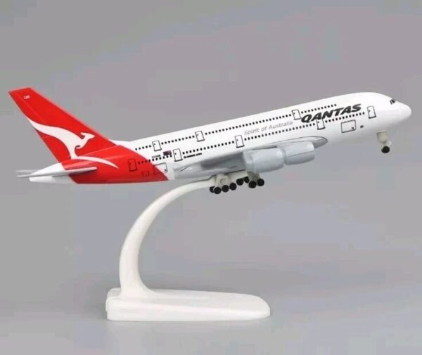 Airline Model Australia Qantas Airbus A380 (20cm) metal 1:300 Scale Alloy Aircraft