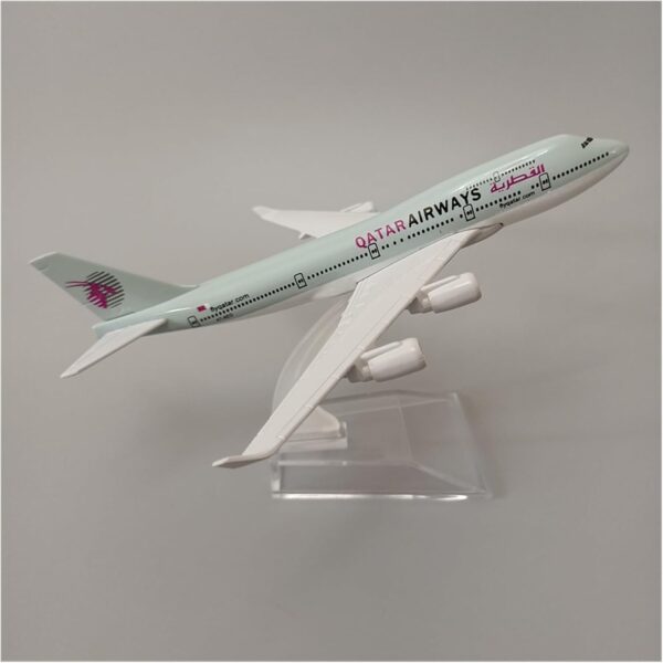 Qatar Airways Metal 16 cm b747 Airplane Model for office and home decoration Aircraft Models