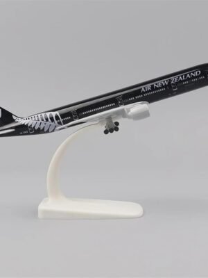 New Zealand Boeing 777 Airplane Model 20cm 1:400 Scale with Wheels – Die-Cast Alloy Aircraft, Highly Restored, Ideal for Collection, Home & Office