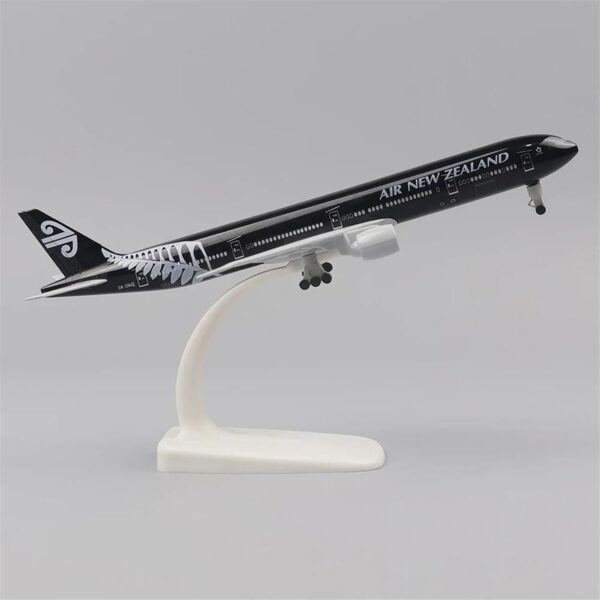 New Zealand Boeing 777 Airplane Model 20cm 1:400 Scale with Wheels – Die-Cast Alloy Aircraft, Highly Restored, Ideal for Collection, Home & Office