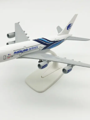 Malaysian  Airlines  A380 20 cm Metal Airplane Model  scal 1:200