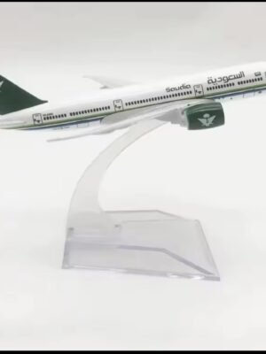 Saudi Arabian Airlines B787 Die-cast Aircraft Model (16cm, 1:400) – Metal Simulated Passenger Airplane for Home and Office Decoration