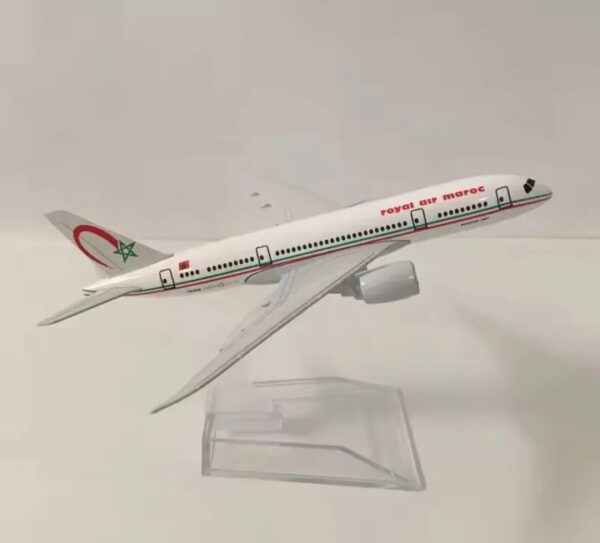 Royal Air Model (16cm) | Diecast Metal Airbus Aircraft 1:400 Scale Plane for Home & Office Decoration