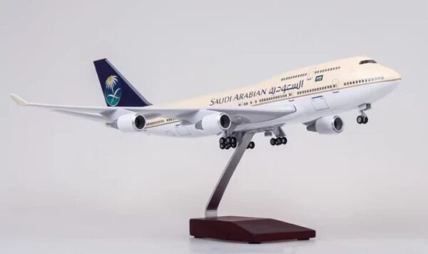 Saudi Arabian Boeing 747-400 Aircraft Model | 47cm Scale 1:150 | Resin Airline Model with Landing Gear