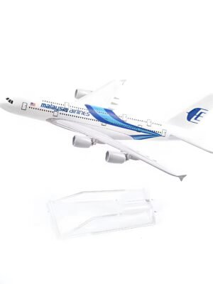 Malaysia Airlines Airbus A380 16cm Diecast Aircraft Model 1:400 Scale – Full Metal Alloy Airplane with Stand for Home & Office Decoration