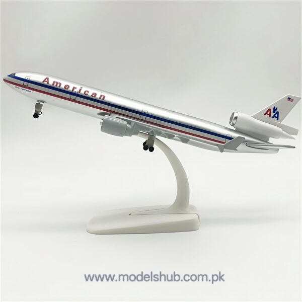 American Airlines MD-11 Diecast Airplane Model 1:400 Scale 20CM – Alloy Aircraft with Movable Wheels, Detailed Landing Gear & Display Stand for Collectors, Home Décor & Aviation Enthusiasts