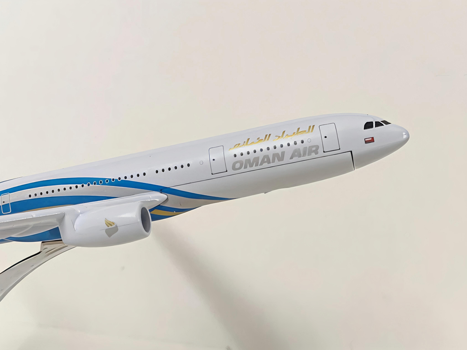 Oman Air Airbus A330 Airplane Model 16CM 1:400 Scale Metal Diecast Alloy Aircraft Replica Toy Collectible - Image 3